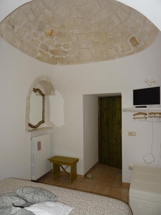 Trulli Di Zia Tata Guest House Locorotondo Exterior foto
